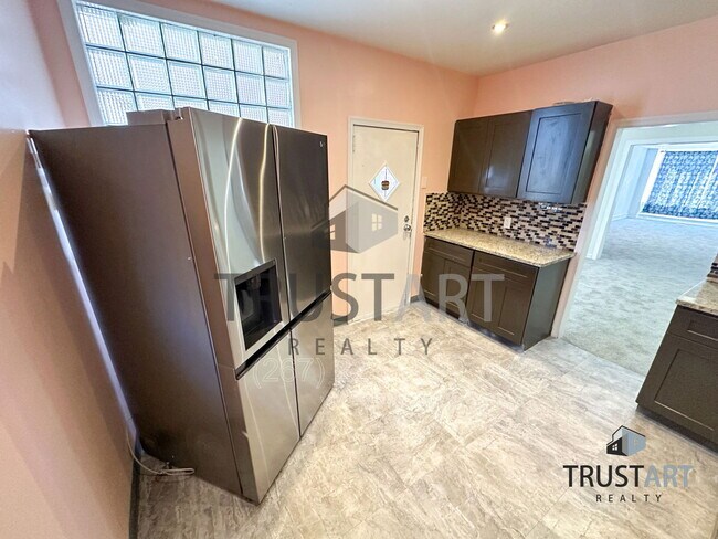 Photo - 805 Lindley Ave