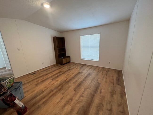 Photo - 8993 Moore Rd