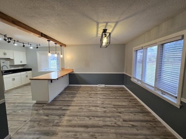 Photo - 5109 Coachman Rd