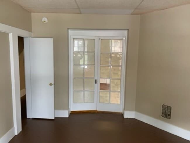 Building Photo - 137 N 7th St Unit Apt 1