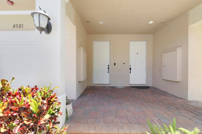 Photo - 4581 Artesa Way S