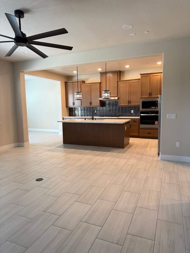 Photo - 362 Tigris St