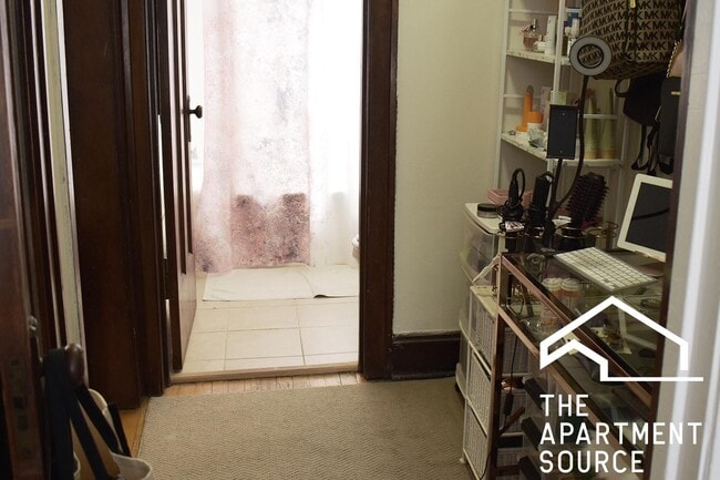 Photo - 3821 N Greenview Ave Unit 1E