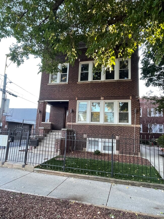 Photo - 4815 W Cornelia Ave Unit 1F