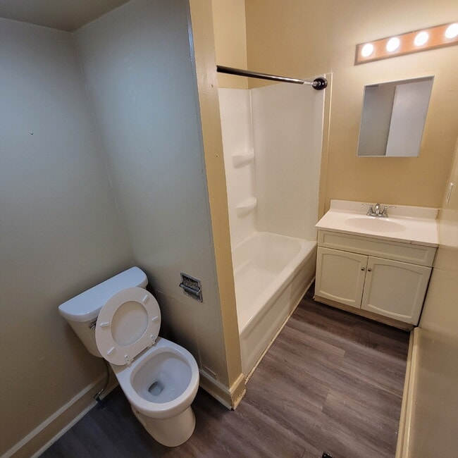 Photo - 3BR House - Walk to Fountain Square!