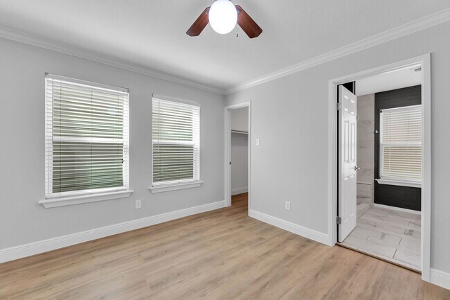 Photo - 1829 Bering Dr Unidad 2
