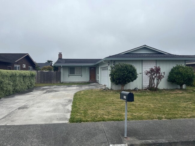 Charming 3 Bedroom, 2 Bath Home with Attac... - Charming 3 Bedroom, 2 Bath Home with Attac...