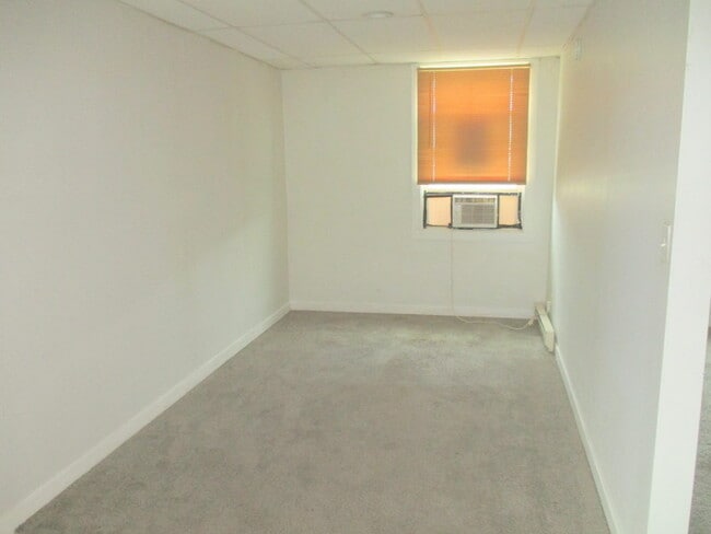 Photo - 413 Merchant St Unit 2nd Floor Left