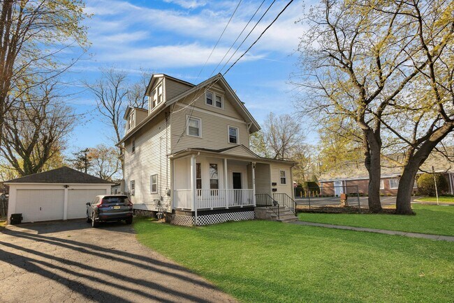 Photo - 460 Orchard St