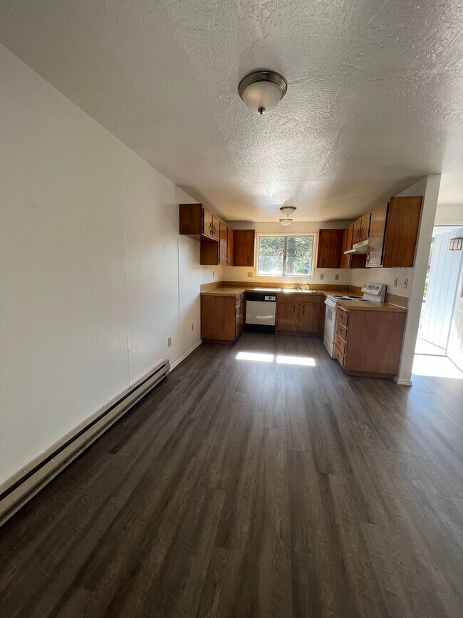Photo - 2 bedroom 1 bathroom - Triplex - Moyina Heights - South Suburbs