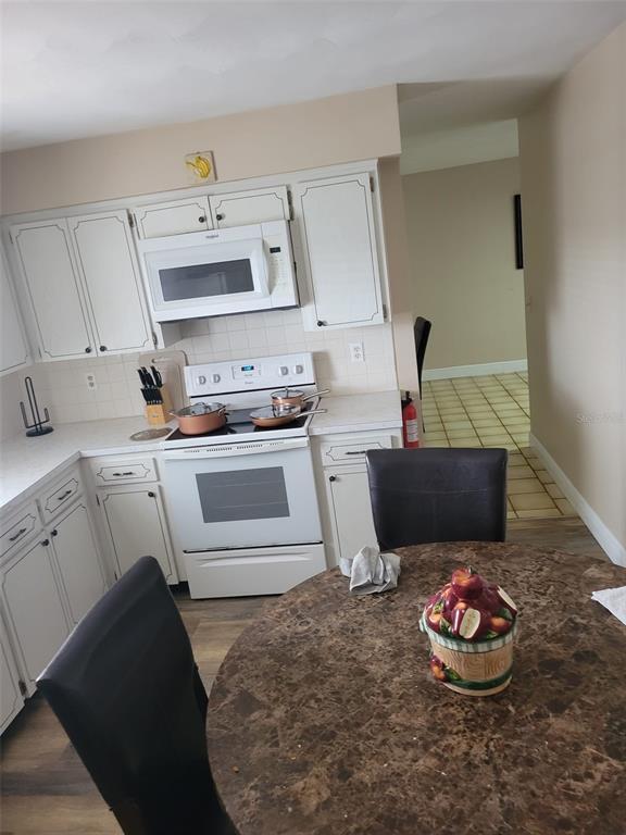 Photo - 7530 Judith Crescent