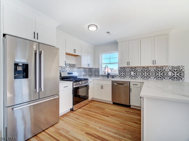 Photo - 429 Niles St Unit 1