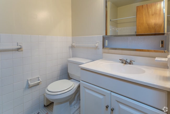 2BR, 1.5BA