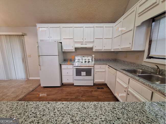 Photo - 5955 Sutton Pl