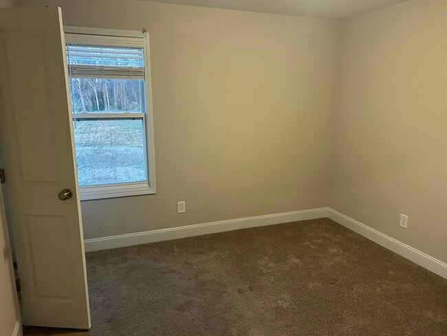 Photo - 644 Barlow Rd