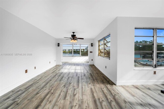 Photo - 285 NE 191st St Unit 2925