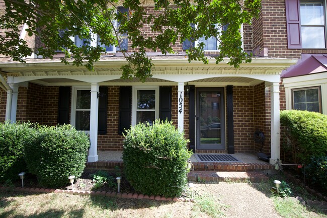 Photo - 1054 Colonial Meadows Way Townhome