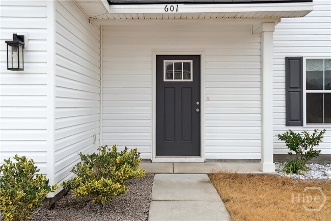 Photo - 601 Meloney Dr