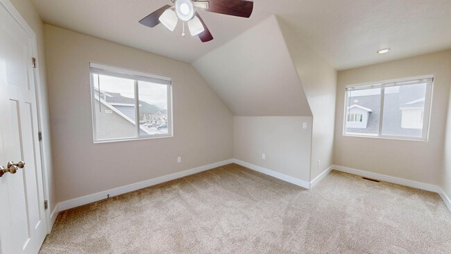 1563 S Topaz Dr