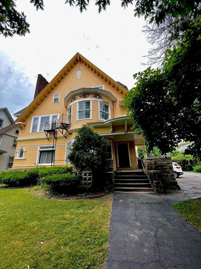 Building Photo - 69 Merriman St Unit 69-07 Merrriman Rental