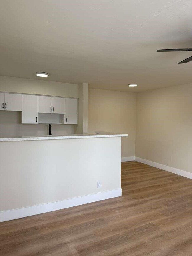 Photo - 101 SE 9th St Unit 11