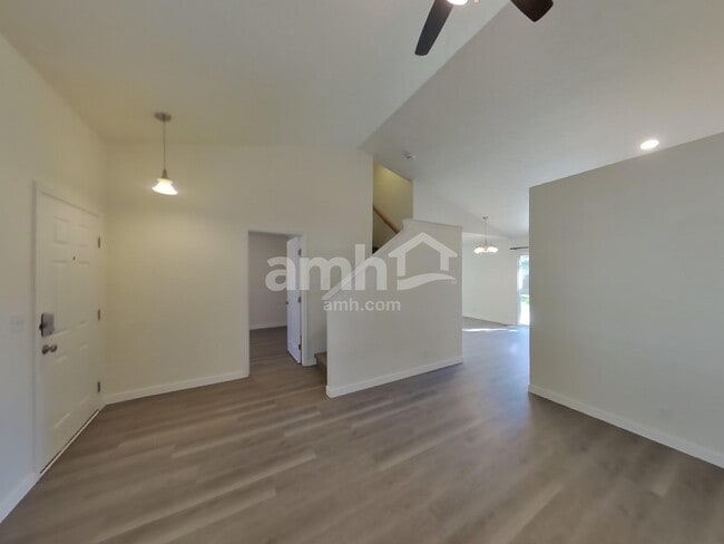 Photo - 495 E Whitbeck St