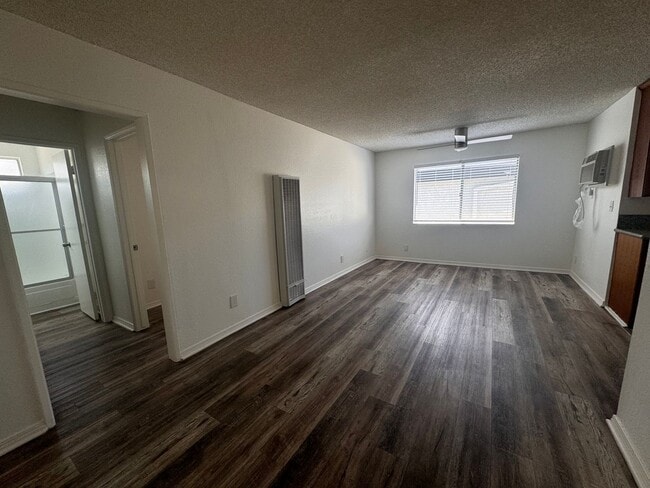 Building Photo - 18416 Halsted St Rental