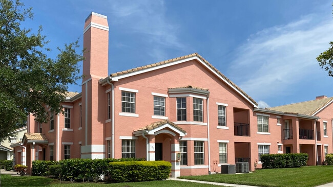 Building Photo - 118 SW Peacock Blvd Unit 101