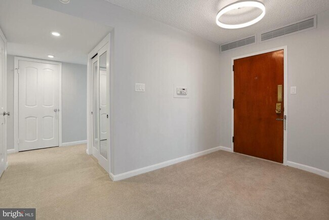 Photo - 1101 S Arlington Ridge Rd Unit 902