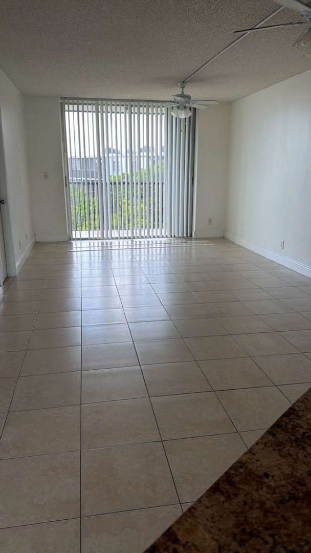 Photo - Spacious 2-bedroom apartment for rent in Miramar, FL.