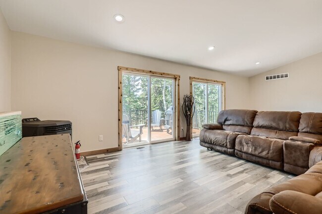 Photo - 90 Hawk Way