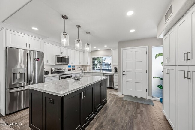 Building Photo - 7340 N Vía Camello Del Norte