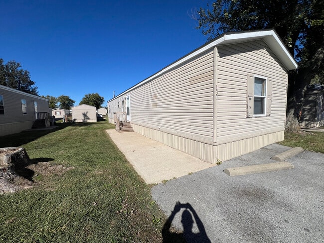 Photo - 137 Burch St