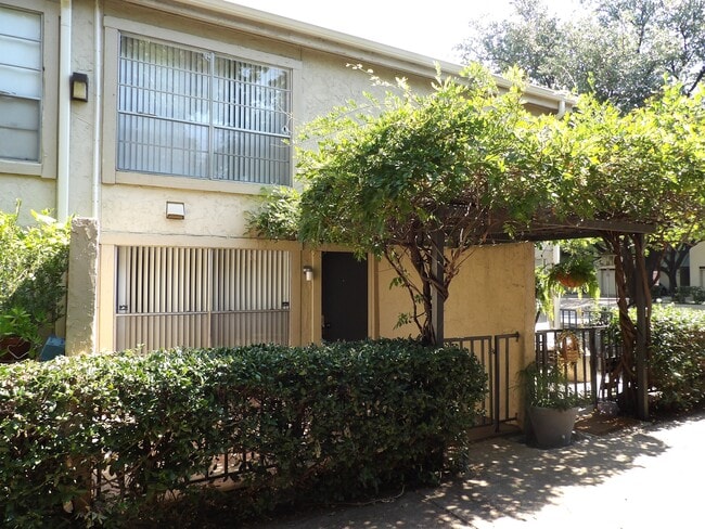 Building Photo - 4431 Travis St Unit 102 Rental