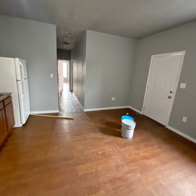 Photo - 446 6th Ave Unit Upstairs Apartment