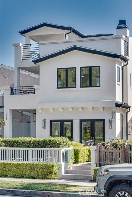 Photo - 608 Heliotrope Ave