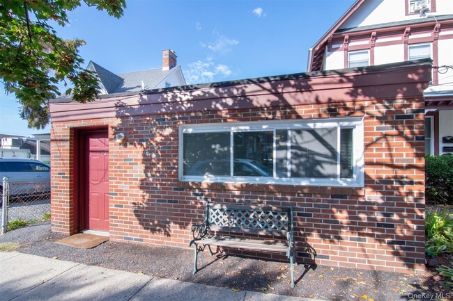 Photo - 15 N Buckhout St Unit C