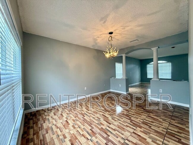 Photo - 677 Elbridge Dr