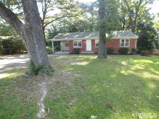 Photo - Room in House on Sunnybrook Rd