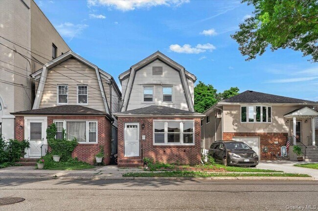 Photo - 15 Depan Ave