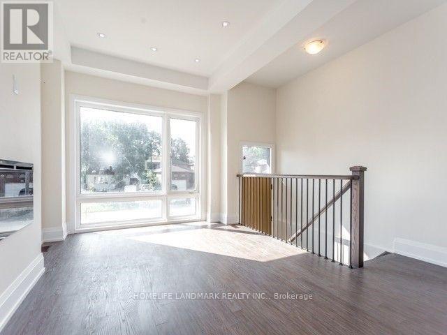Photo - 248 Finch Ave E