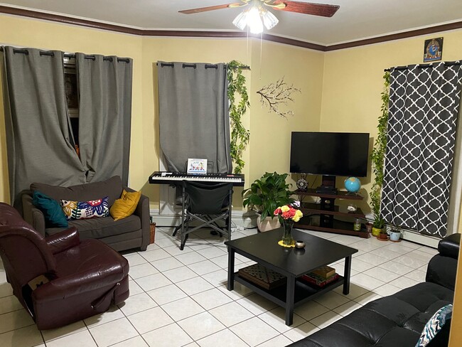 Photo - 32 Duer Pl Unit 1
