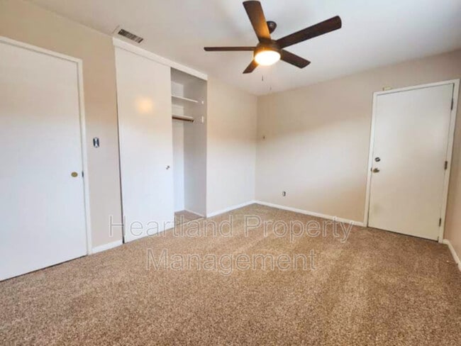 Photo - 698 Raymond St