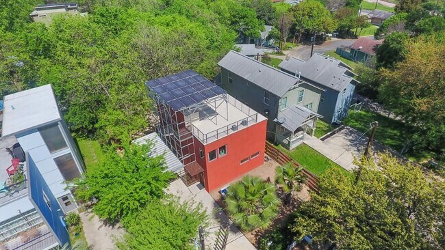 Photo - 2410 Bryan St