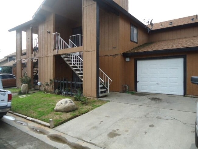 Building Photo - 1917-1919 W Whitendale Ave Unit 1917