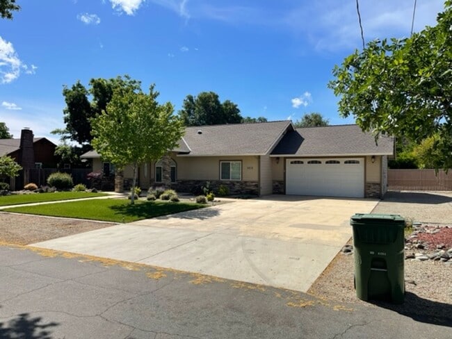 Photo - 3 Bedroom Home in Mistletoe Neighborhood