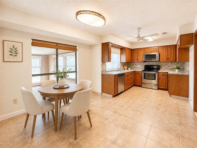 Photo - 3904 Woodbury Ct