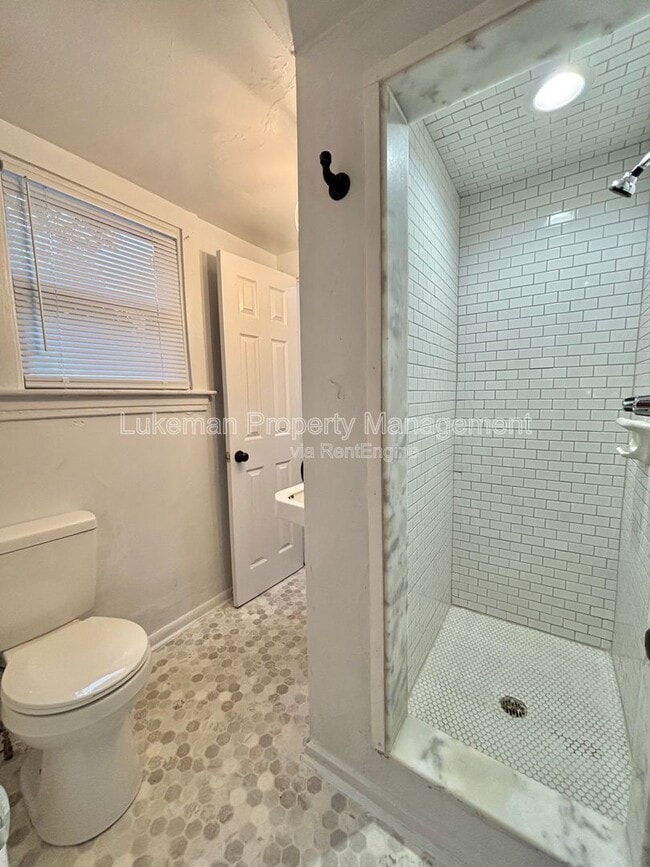 Photo - 1320 S Westnedge Ave Unit 2