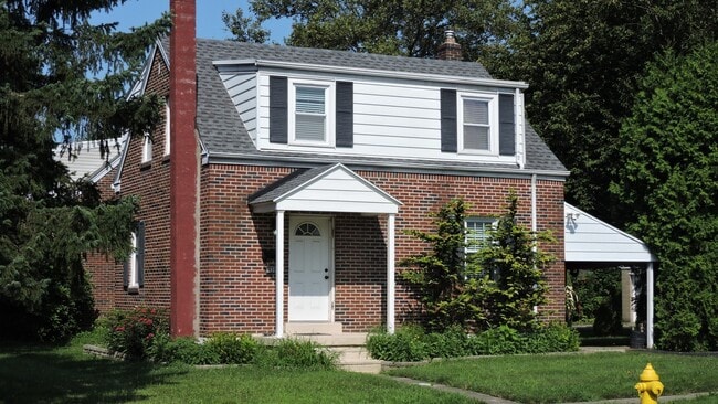 Photo - 1939 E Jonathan St House