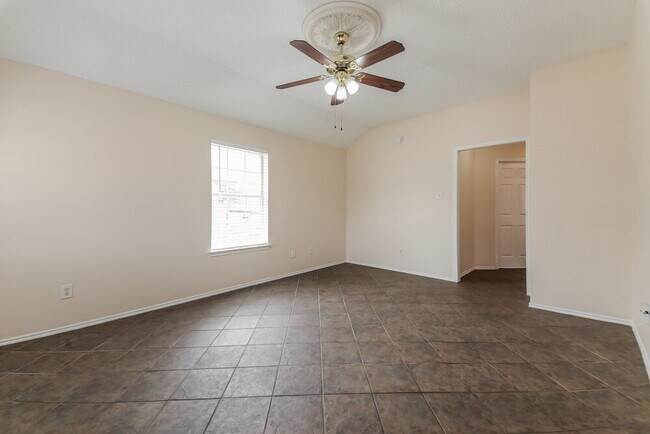 Photo - 1217 Brittany Way